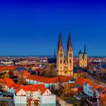 [(c): Stephan Hujer]