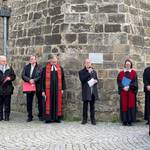 Enthüllung der Gedenktafel für die hingerichteten Täufer im Rahmen des  Ökumenetages in Halberstadt