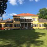 Zu einem Abendspaziergang durch den Gutspark Mahndorf wird am 6. Oktober eingeladen