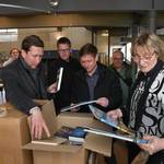 Erste Sichtung der Schweizer Bücher in der Stadtbibliothek 'Heinrich Heine'