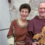 Wenn ein Mönch ins Plaudern gerät – Tourist Information Halberstadt: Die Teilnehmer dürfen sich auf einen Abend voller Genuss für Geist und Gaumen freuen