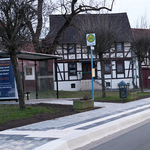 Die barrierefreie Bushaltestelle am Platz des Schachspiels 